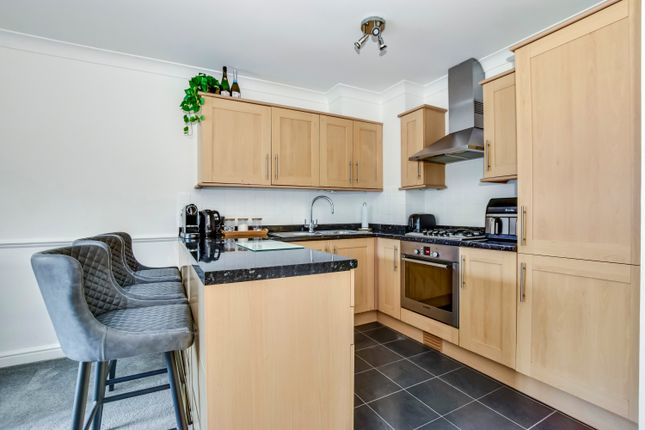 3, Westwick Place, Watford photo 2