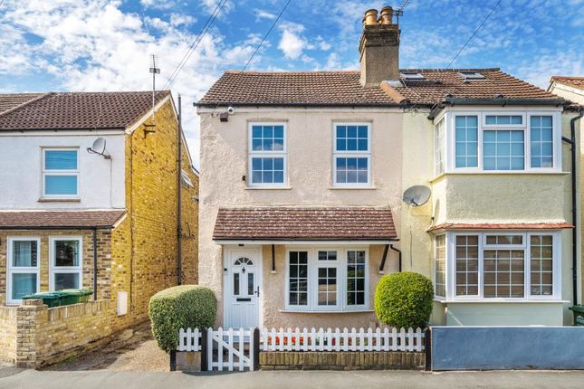 Thumbnail Cottage for sale in Shepperton, Surrey