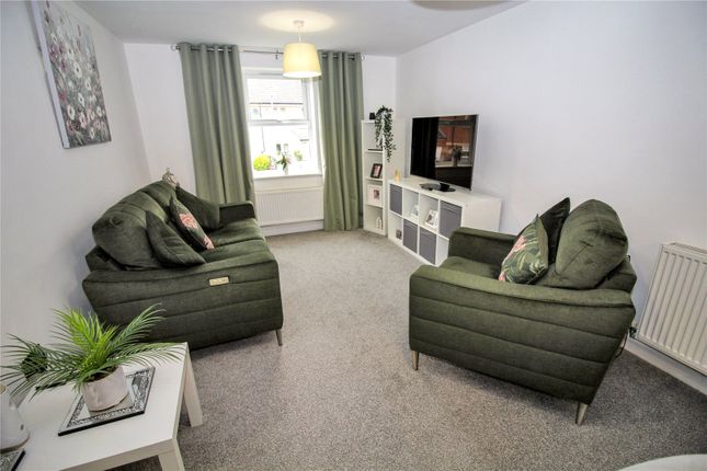 197, Cloatley Crescent, Swindon photo 4