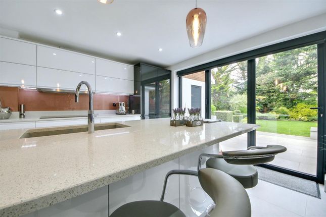 8, May Gardens, Elstree photo 4