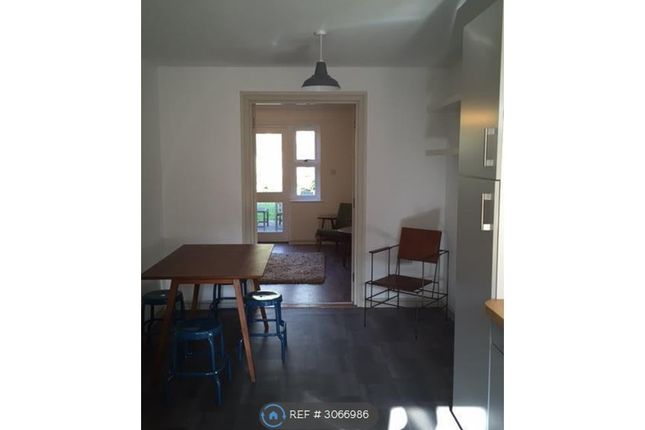 Celandine Drive, Hackney, London photo 5