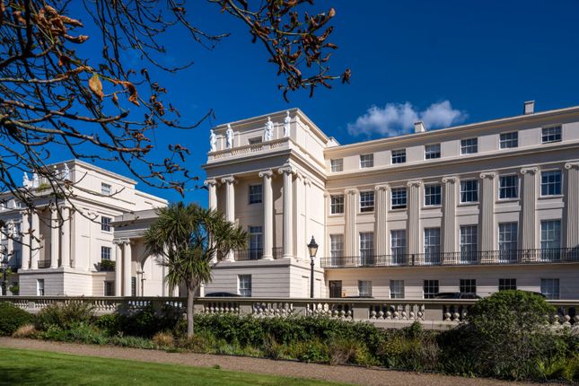 45, Cumberland Terrace, London photo 2