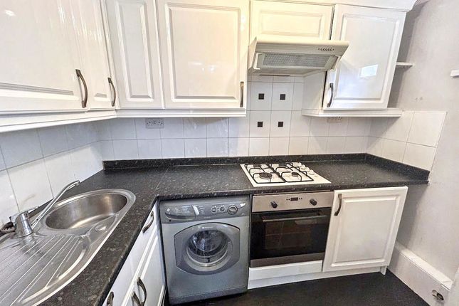 16 Oriole House, Lyndhurst Road, Newcastle upon Tyne photo 4