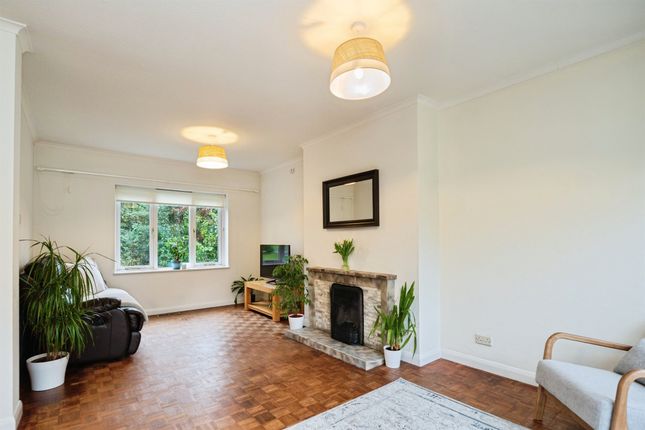 1, Sandown Close, Tunbridge Wells photo 2