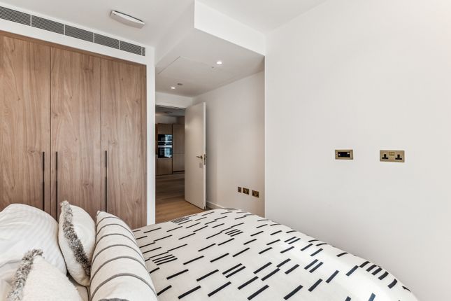Flat to rent in Camley Street, Kings Cross