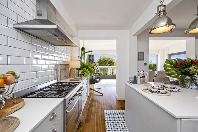 30, Grand Crescent, Brighton photo 4