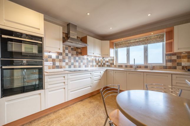 8 Greenacres, Grange-Over-Sands photo 4