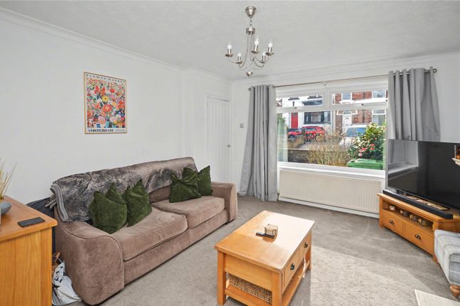 10, Mount Pleasant, West Yorkshire photo 3