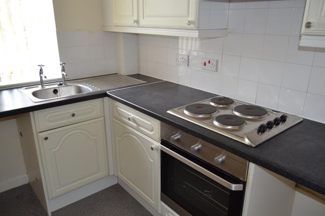 8, Manygates Court, Wakefield photo 3