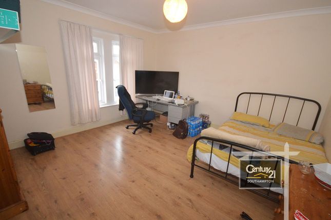 Avenue Road, SOUTHAMPTON photo 3