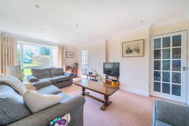 16 NICHOLAS ROAD, Nicholas Road, Henley-On-Thames photo 2