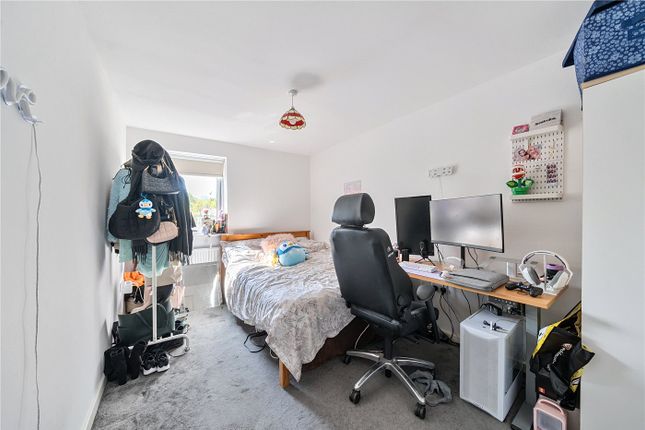 Flat for sale in Clematis Apartments, Merchant Street, London