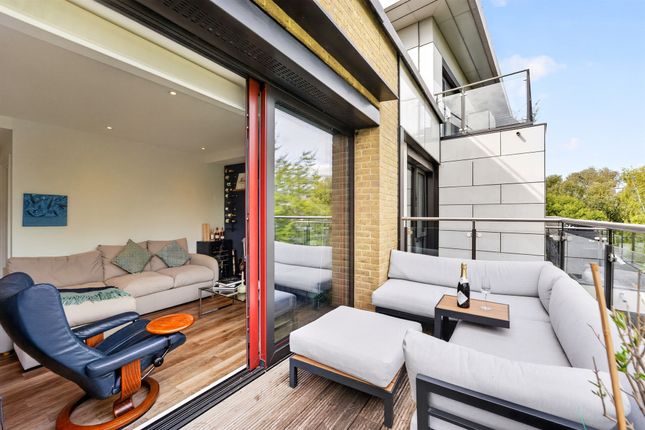 136, George View House, 36, Knaresborough Drive, London photo 4