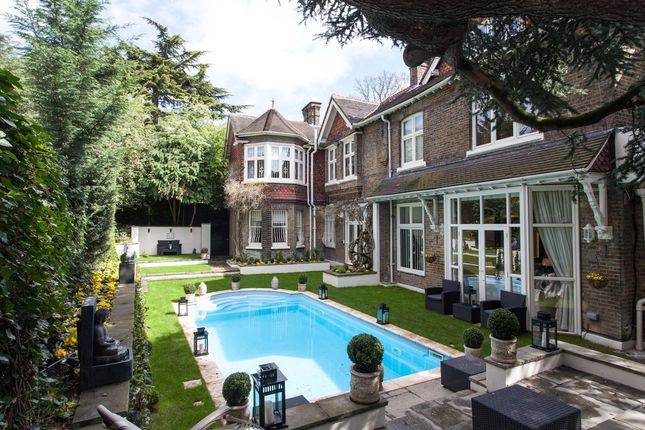 Thumbnail Detached house to rent in Frognal, Hampstead, London