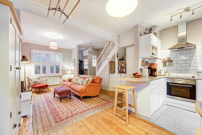 Thumbnail Property for sale in Lessingham Avenue, London