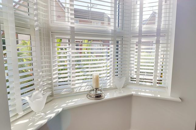 27, Shetland Crescent, Rochford photo 4