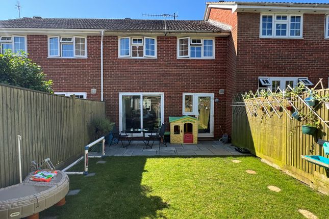 6, Jarvis Brook Close, Bexhill-on-Sea photo 2