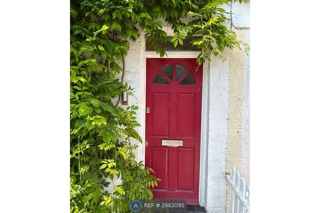 Meadow Road, London photo 4