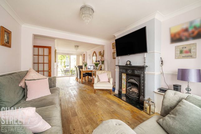 5, Cedar Road, Hornchurch photo 4