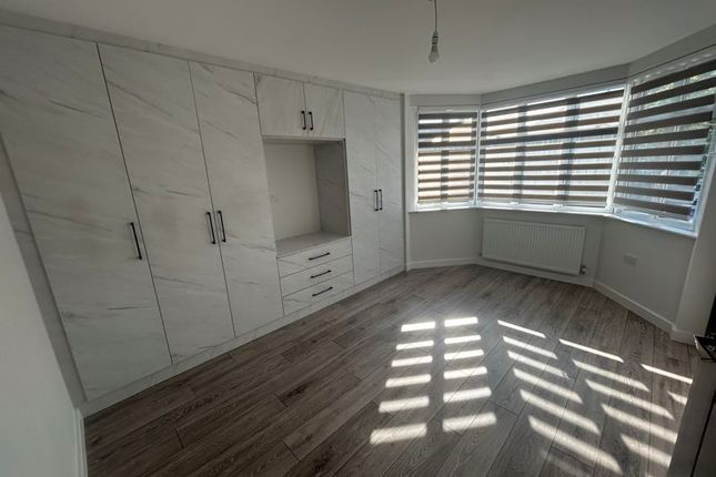 64, FLAT 2, Ravenscroft Avenue, Wembley photo 4