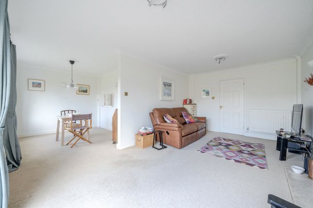 1, Loader Close, Winchester photo 5