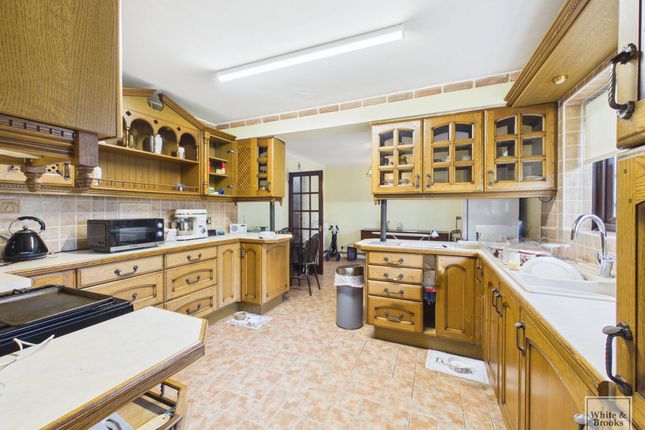 5 Summerley Lane, Bognor Regis photo 3