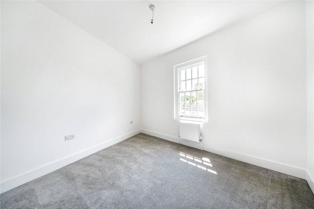 Flat to rent in The Square, Bagshot, Surrey
