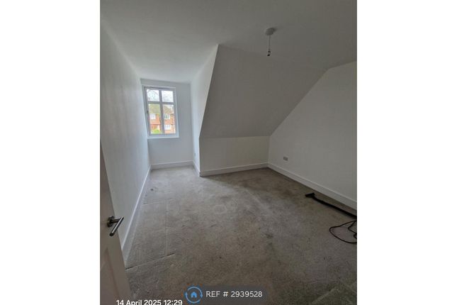 Flat, Ark Apartments Arkwright Road, South Croydon photo 5