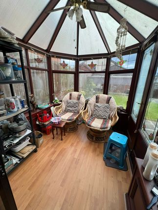 17, Penny Hill Drive Clayton, Bradford photo 4