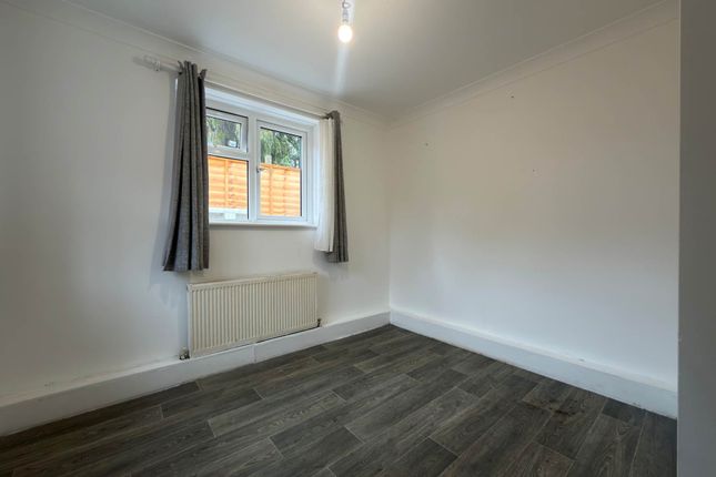 Studio F, Stonard Road, London photo 4