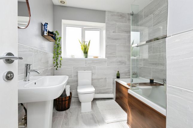 13, Bethel Place, EBBW VALE photo 4