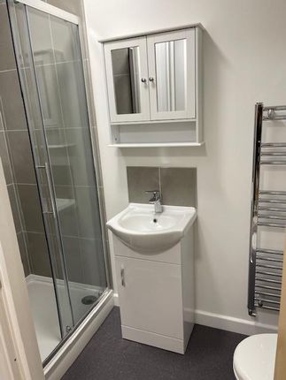 Flat 2, Trinity Square, 4 Ensuite bedrooms photo 3