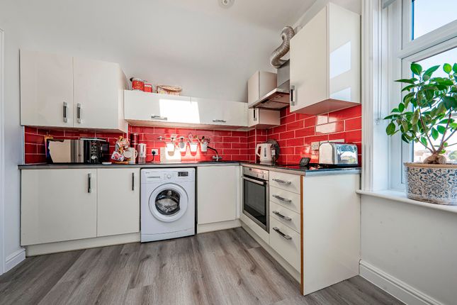 10 61 Upton Park, Upton, Slough photo 3