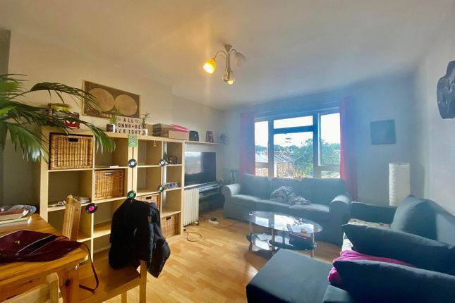 Flat to rent in Southwell Road, Camberwell