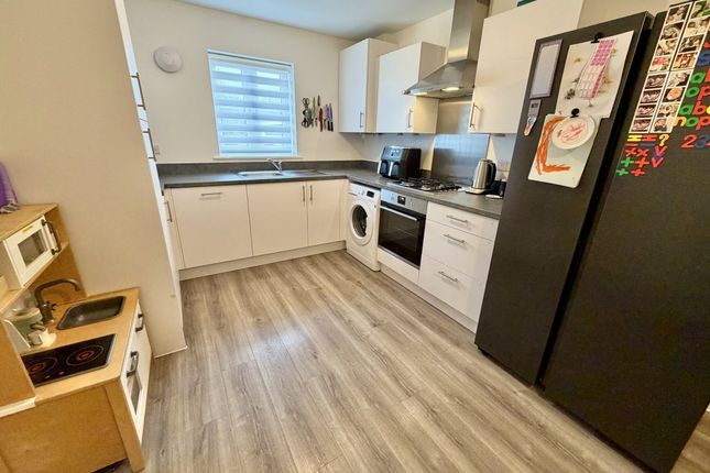 12, Sisken Place, Yeovil photo 2