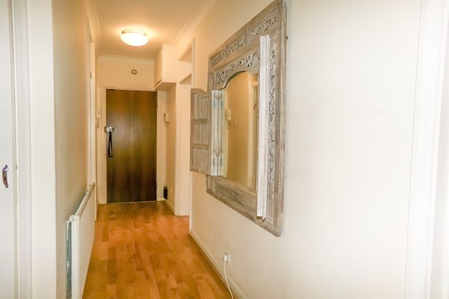 1, St Edwards Court, St Edwards Close, Golders Green photo 4