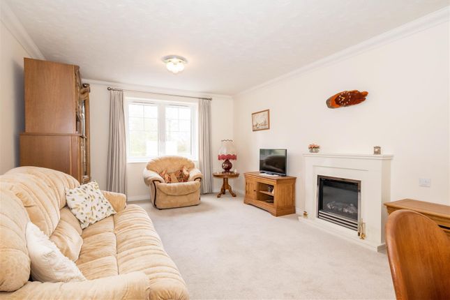 17 Wessex Lodge, 24-26 London Road, Bagshot photo 2