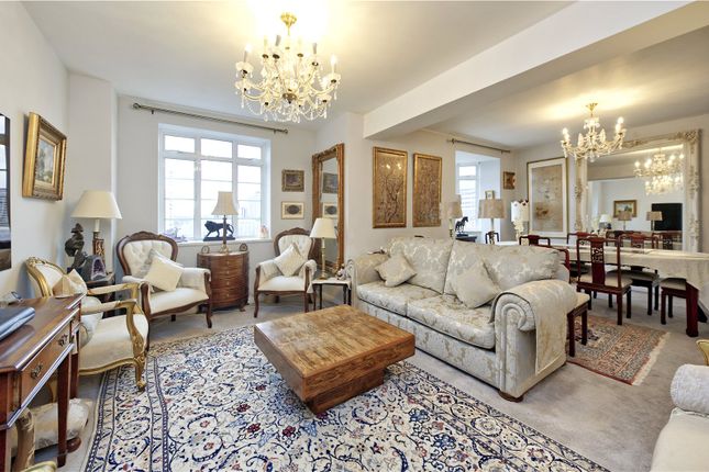 Flat for sale in Hammersmith Road, London