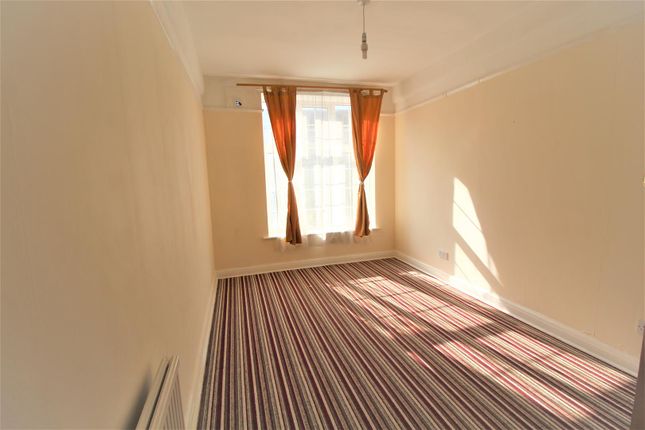 Flat to rent in St James Court, St James Rd, Croydon