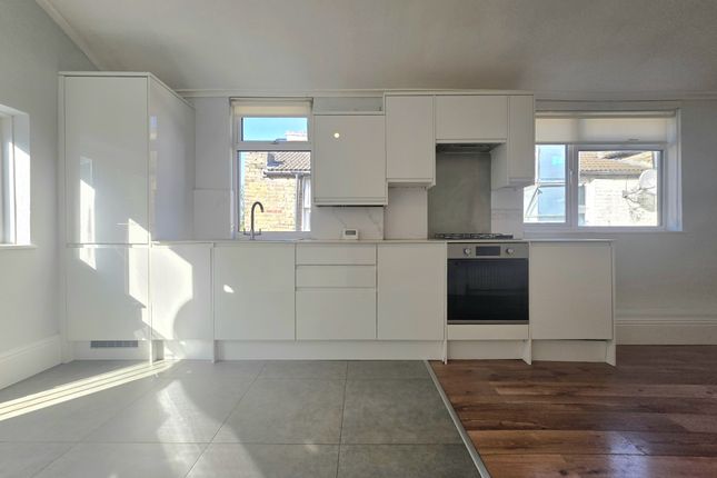 282 Sangley Road, London photo 3
