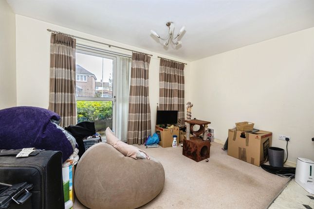 30, Adisham Gardens, Ashford photo 4