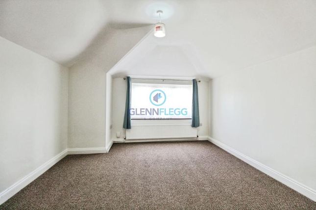 25, Norfolk Avenue, Slough photo 3