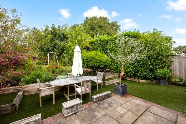 2, Lodgelands, Haywards Heath photo 4