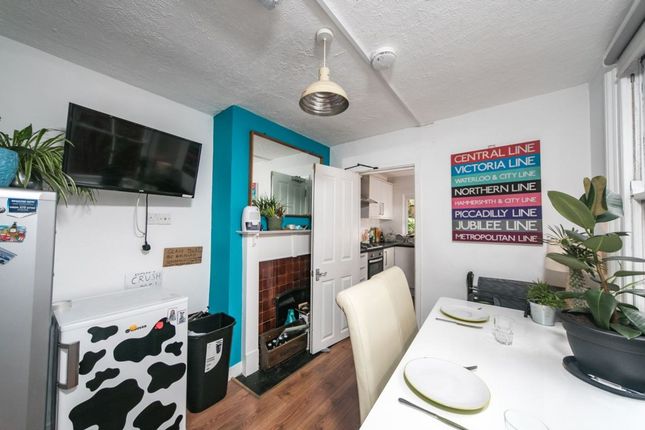 Room 5, 17 Clifton Street, Reading photo 4