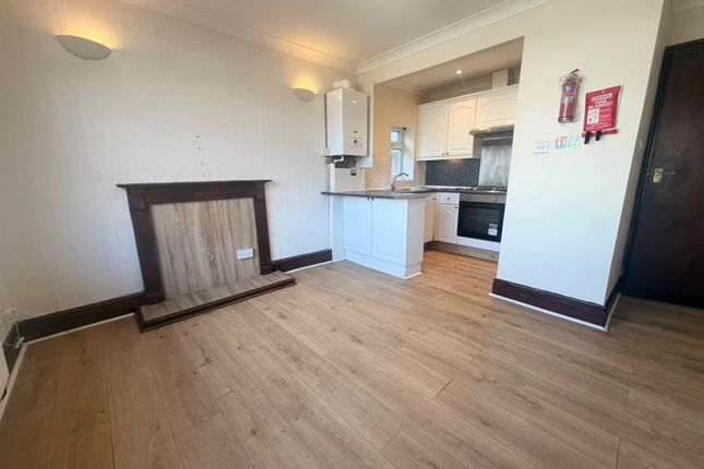 Flat 1, 94 Beach Road, Thornton-Cleveleys photo 2