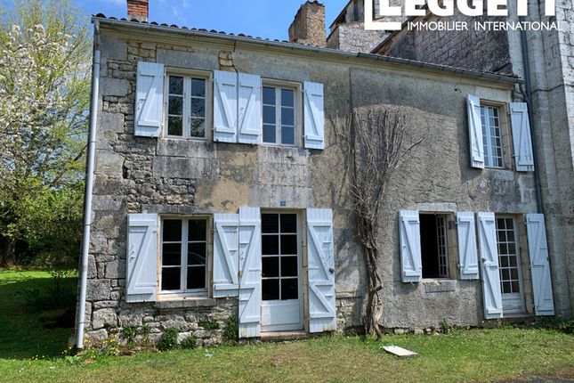 Villa for sale in Annepont, Charente-Maritime, Nouvelle-Aquitaine