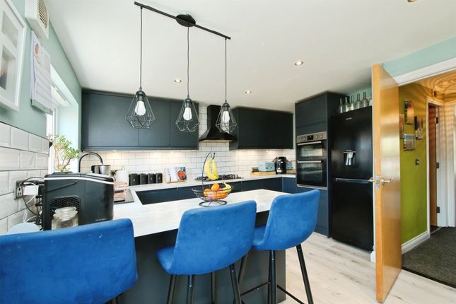 45, Armstrong Way, YORK photo 3