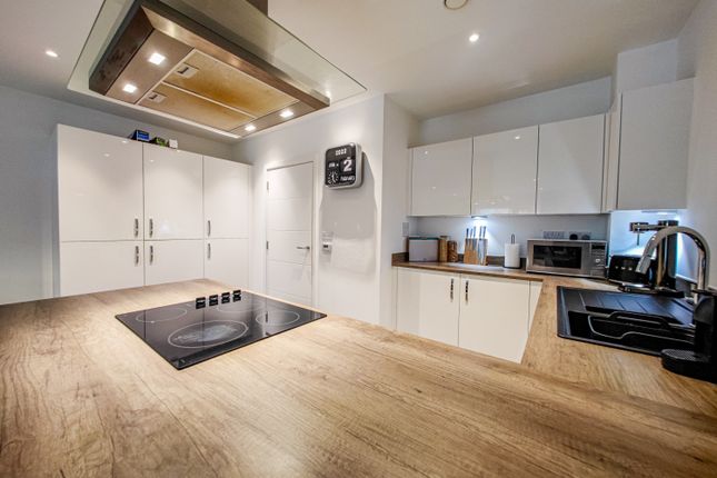 Flat 101,Searles Court, Rolfe Terrace, Woolwich photo 2