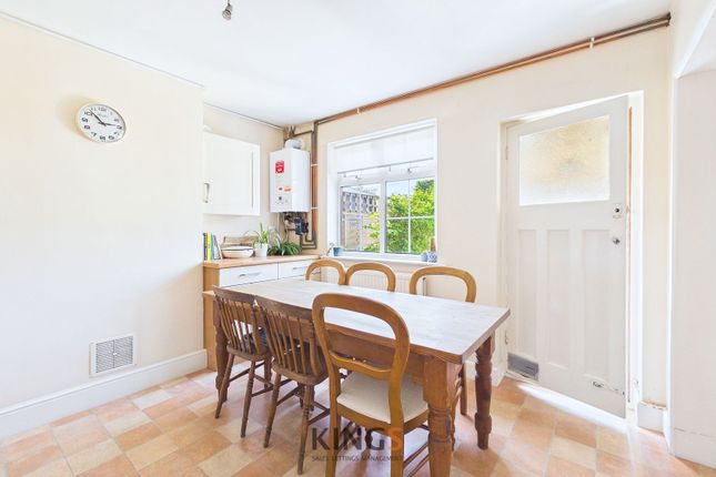 59 Birchwood Avenue, Hatfield photo 4