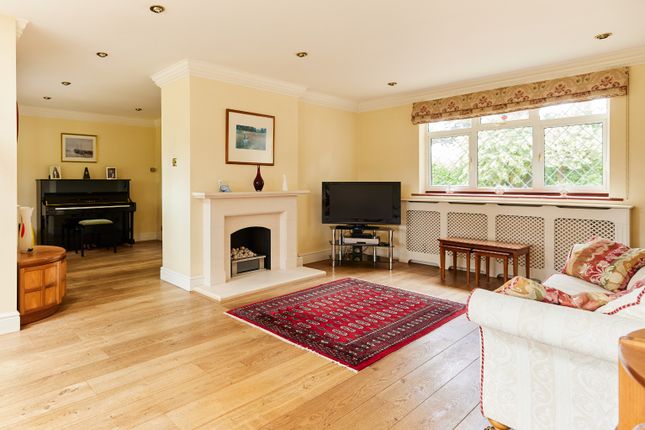 The Highlands, Chiltern Hill, Gerrards Cross photo 3